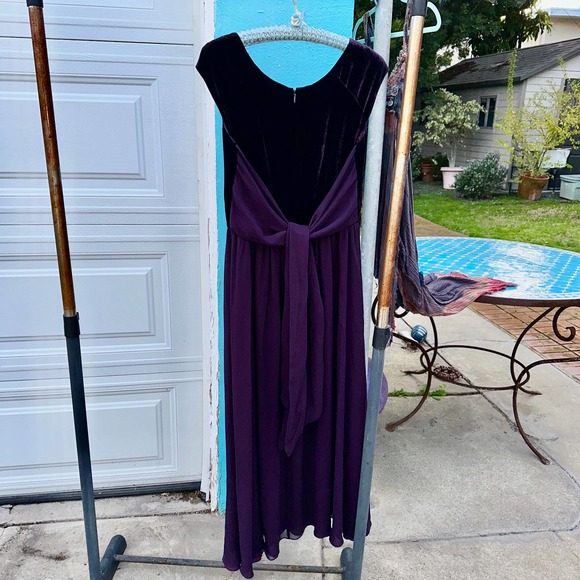 VINTAGE 80's/90's  ELIZABETH WAYMAN PURPLE SILK VELVET DRESS W/ SASH - Picture 3 of 10